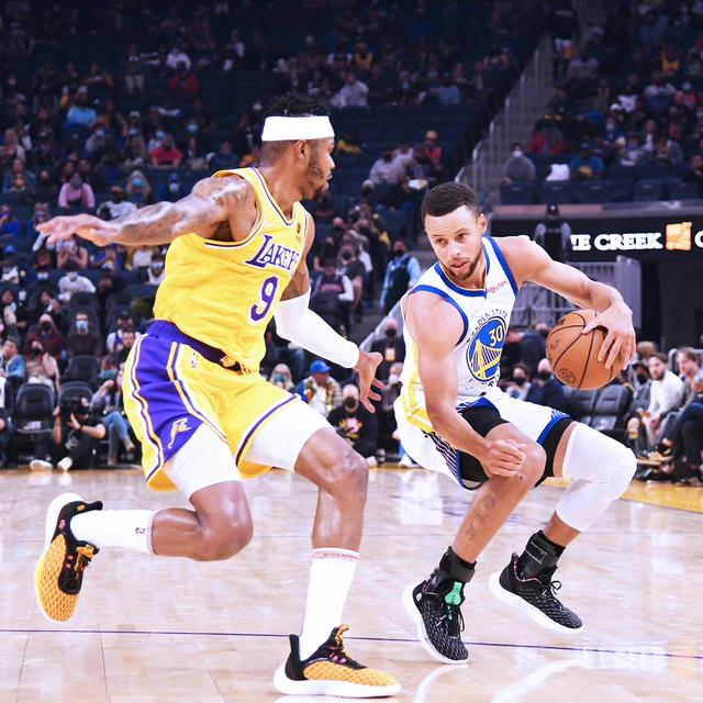 员在他的牵 员在他的牵